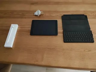 iPad 9ª Gen 256GB + Apple Pencil + Teclado
