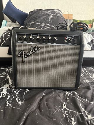 Amplificador Fender Frontman 15G