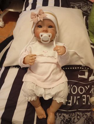 Bebé Reborn con Chupete y Biberón