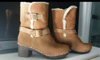 Botas UGG Beige/Marrón con Hebillas