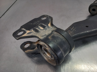 BRAZO SUSPENSION INFERIOR DELANTERO DERECHO FORD