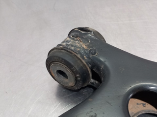 BRAZO SUSPENSION INFERIOR DELANTERO DERECHO FORD