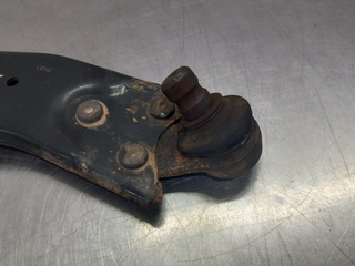 BRAZO SUSPENSION INFERIOR DELANTERO DERECHO FORD