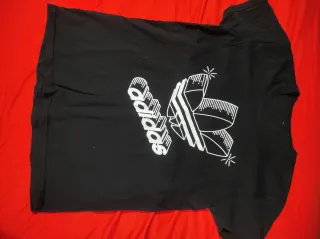 Camiseta Adidas Negra Logo Trébol
