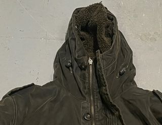 Chaqueta Essentiels verde con capucha