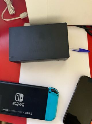 Nintendo Switch Azul y Rojo Casi Sin Uso
