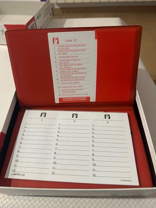 Scattergories Juego de Mesa Adultos 12+ 2-4 Jugado