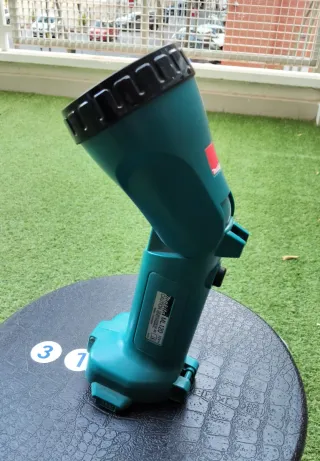 Linterna Makita ML120