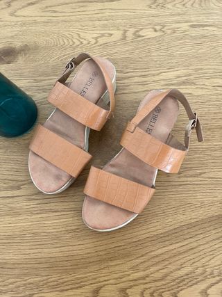 Sandalias marrones con plataforma