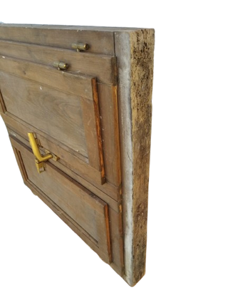 Ventana con contraventana rustica en madera