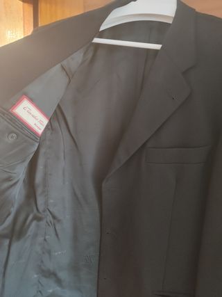 Chaquetas de traje varias marcas.