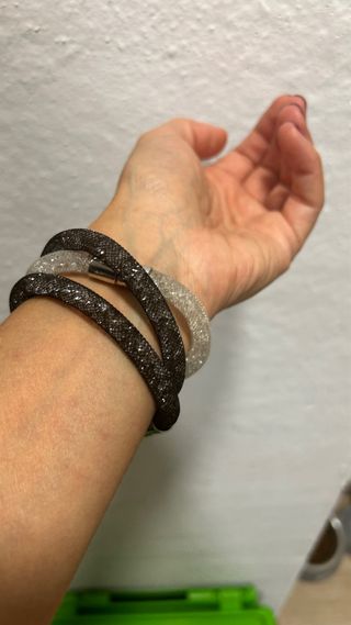 Pulseras Swarovski Negras y Plateadas