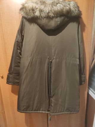 Chaqueta de invierno verde con capucha