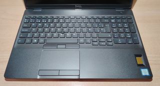 Portátil Dell Latitude 5500. 15'6 p. i7, AMD RX540