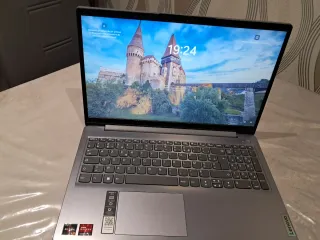 Ordenador portátil Lenovo gris