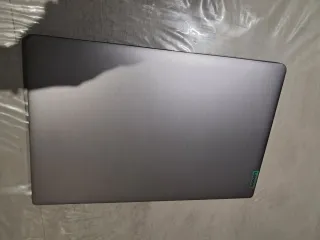 Ordenador portátil Lenovo gris