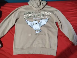 Sudadera y pantalón 
Talla:1,54-1,64cm
13-14 años