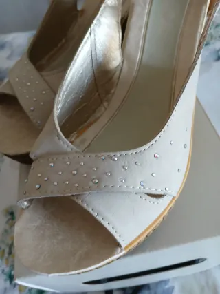 Sandali Zeppa Beige e Oro Donna