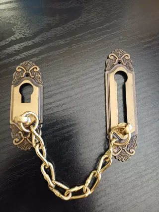 Cerrojo de cadena dorado vintage