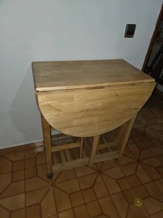 Mesa extensible madera con sillas