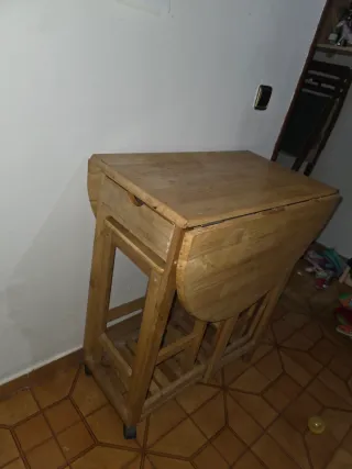 Mesa extensible madera con sillas