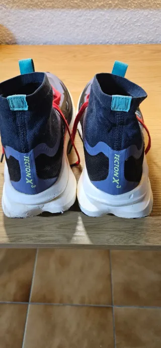 Zapatilla Trail Hoka Azul/Rojo