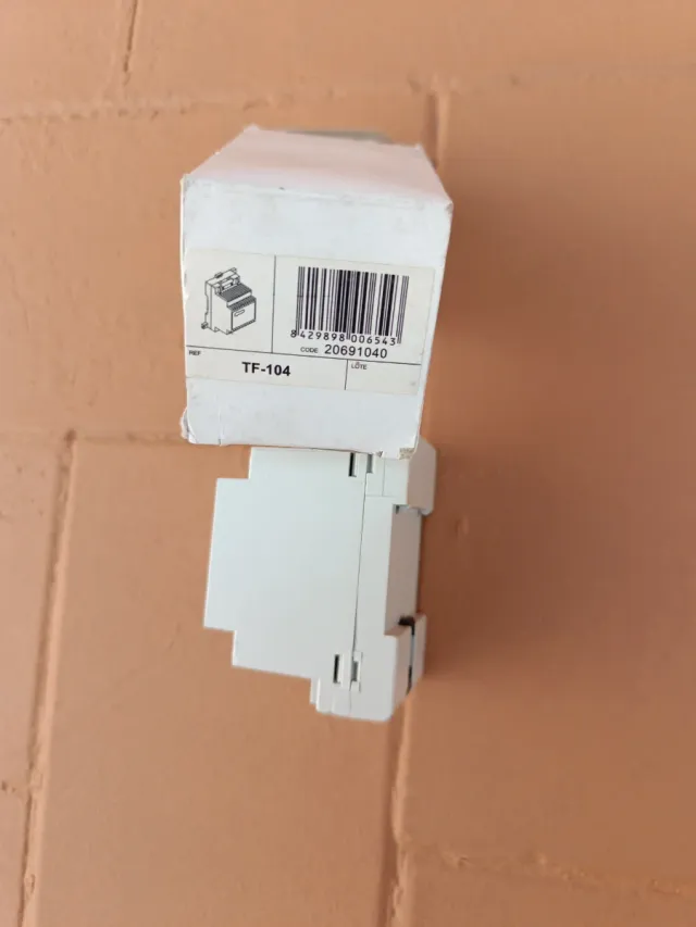 Transformador Golmar TF-104 230V a 12V