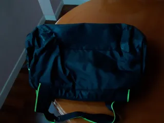 Bolsa de deporte Nike negra y multicolor