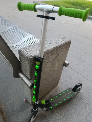 Patinete infantil con luces