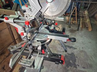 Ingletadora Metabo Telescópica con Mesa