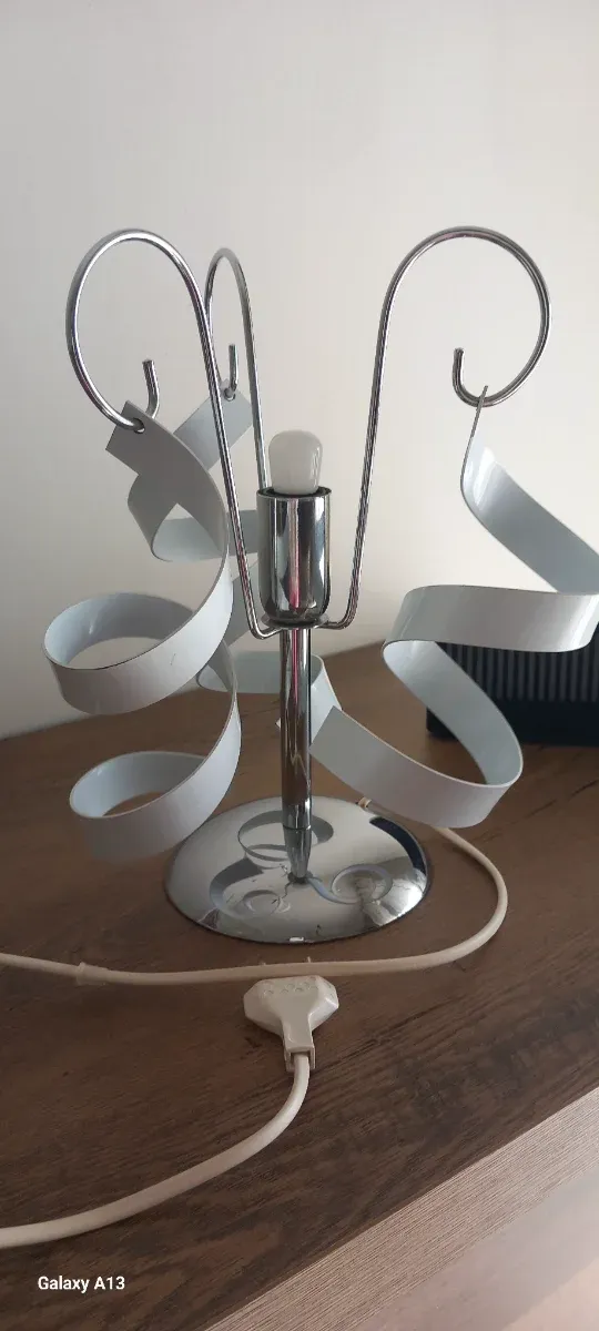 Lampada da tavolo design moderno