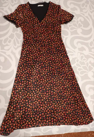 Vestido Mango floral negro y naranja