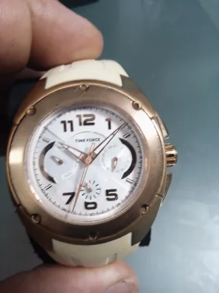Reloj Time Force Dorado y Blanco