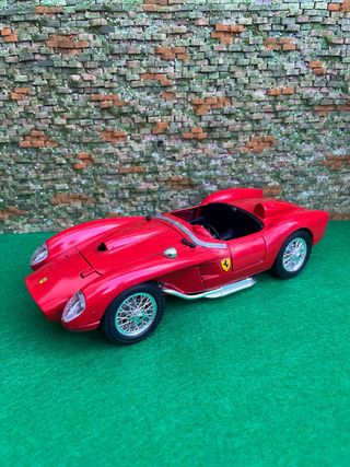 Ferrari 250 TR 1:18 Burago