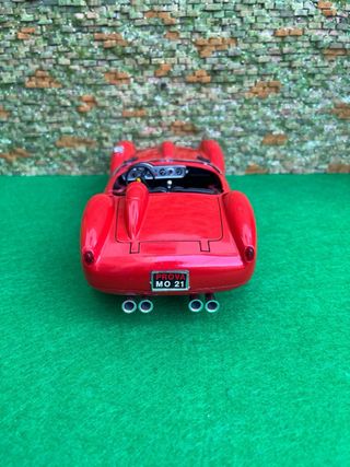 Ferrari 250 TR 1:18 Burago