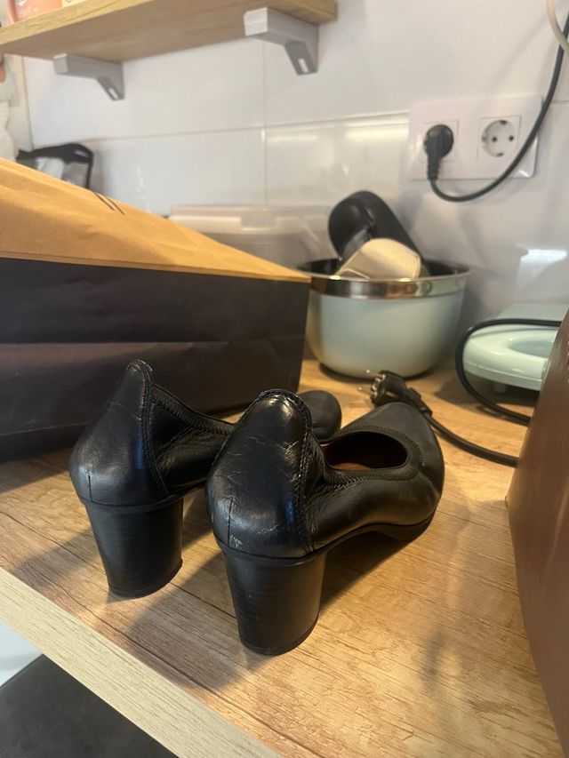 Zapatos salón Hispanitas negros talla 40