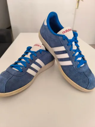 Zapatillas Adidas Azul y Blanco