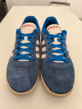 Zapatillas Adidas Azul y Blanco