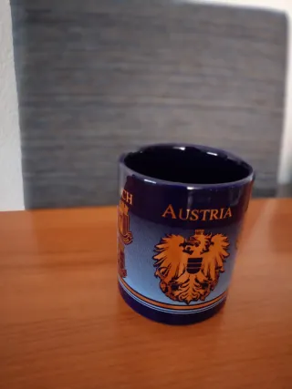 Taza Austria Azul y Dorada