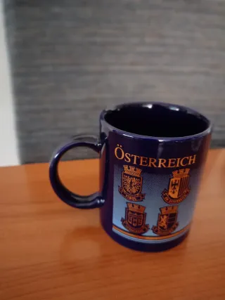 Taza Austria Azul y Dorada