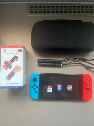 Nintendo Switch + 3 Juegos + Maletín + accesorios