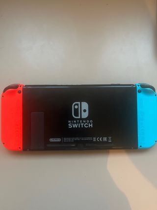 Nintendo Switch + 3 Juegos + Maletín + accesorios