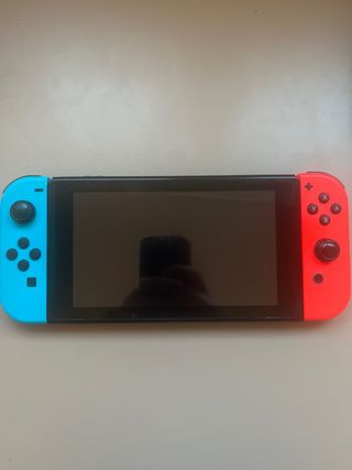 Nintendo Switch + 3 Juegos + Maletín + accesorios