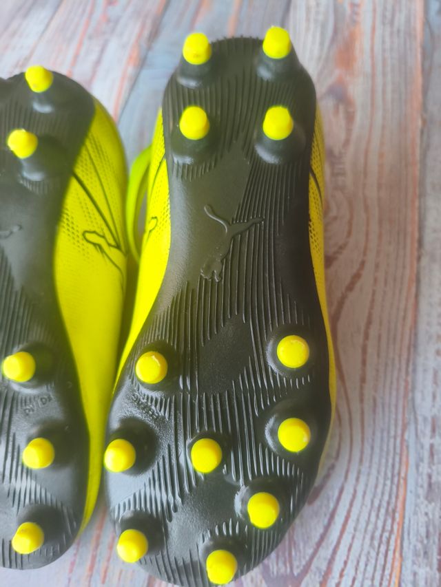 Zapatillas fútbol Puma multitacos niño talla 28