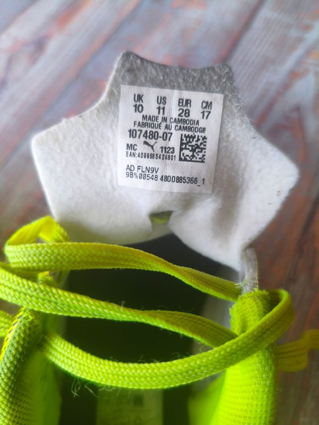 Zapatillas fútbol Puma multitacos niño talla 28