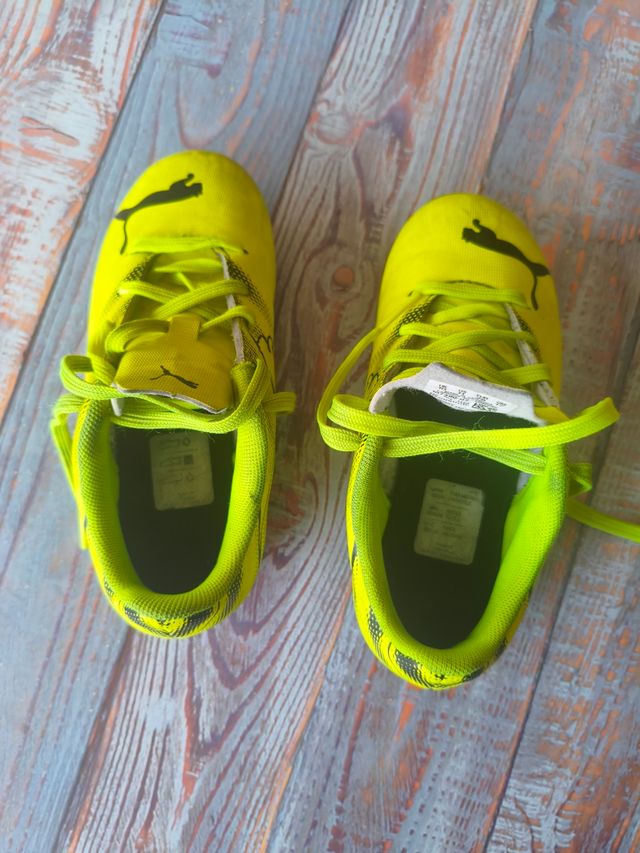 Zapatillas fútbol Puma multitacos niño talla 28
