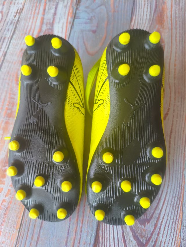 Zapatillas fútbol Puma multitacos niño talla 28