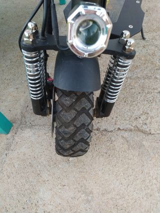 Patinete eléctrico 1600W 800 por rueda, poco uso.