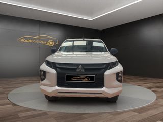 Mitsubishi L200 Mitsubishi L200 D/C 220 DI-D M-Pro Auto