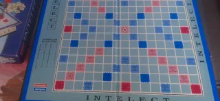 2 Juegos de mesa Intelect y Comecocos.